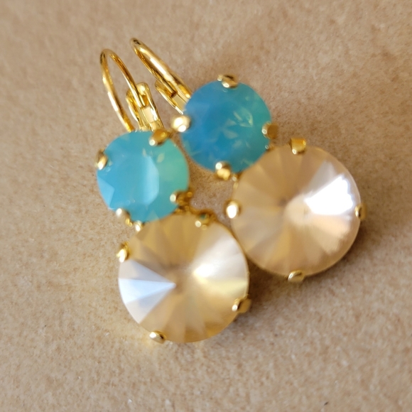 Austrian Crystal Earrings in Gold - Picture 5 of 8